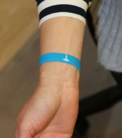 Armband zum Laktoseintoleranz erkennen