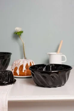 Backen wie ein Profi mit der Riess Gugelhupfform aus Emaille