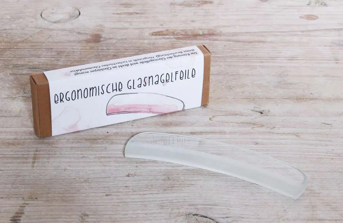 Ergonomische Nagelfeile aus Glas für gepflegte Nägel