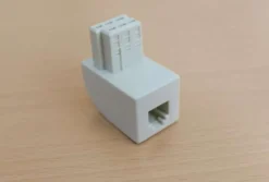 Telefon/Modem Adapter für Schweiz auf RJ11 (6P4C)